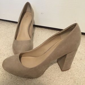 Aldo Chunky tan nude pumps